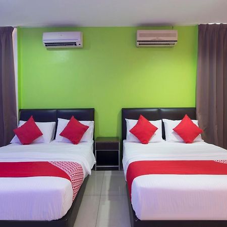 Oyo 44072 Mines Cempaka Hotel Nilai Zewnętrze zdjęcie