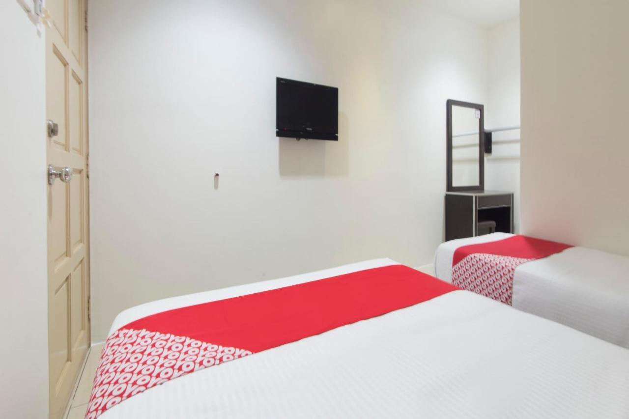 Oyo 44072 Mines Cempaka Hotel Nilai Zewnętrze zdjęcie