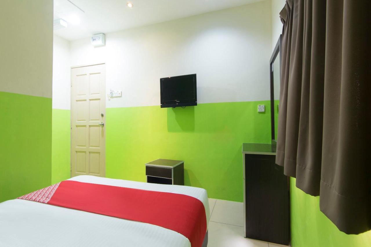 Oyo 44072 Mines Cempaka Hotel Nilai Zewnętrze zdjęcie