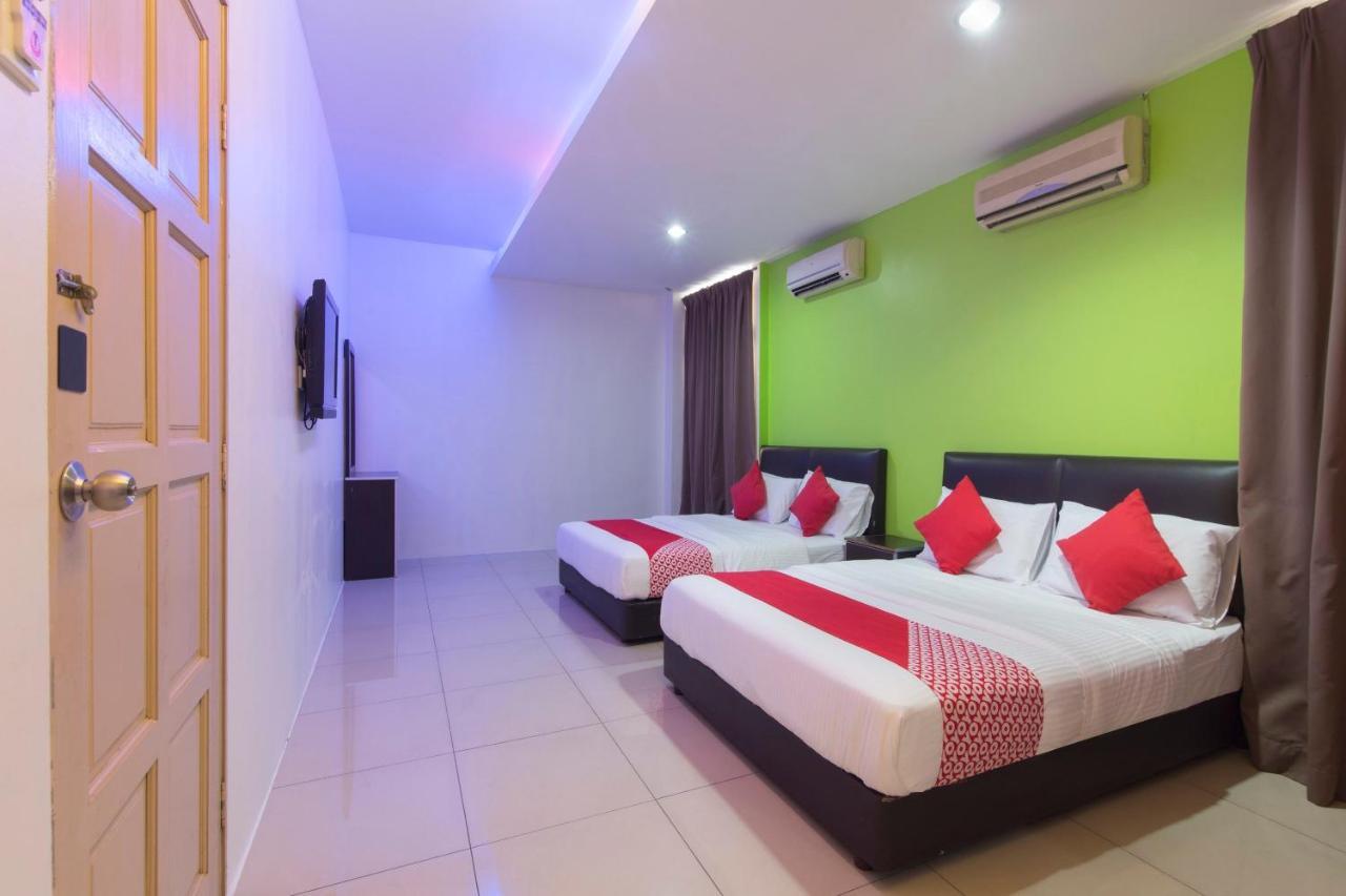 Oyo 44072 Mines Cempaka Hotel Nilai Zewnętrze zdjęcie