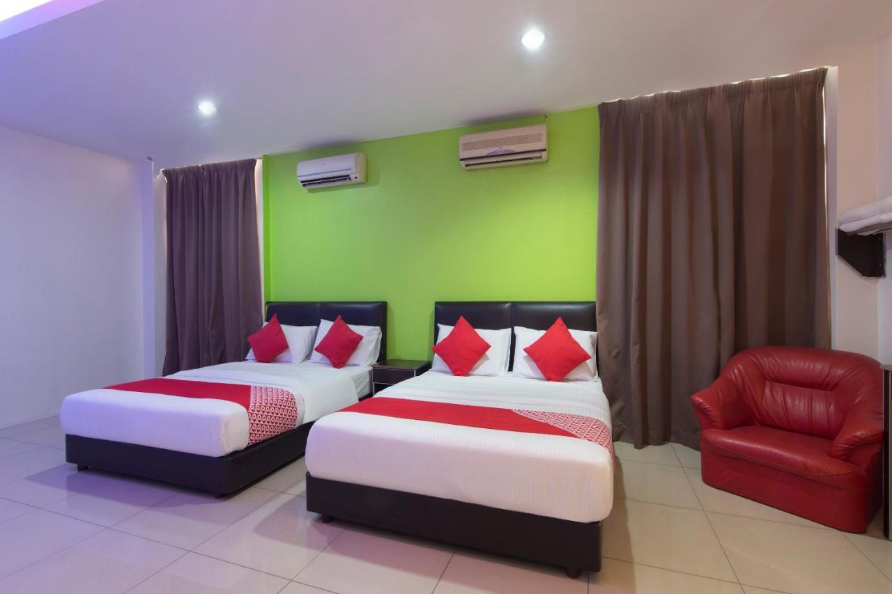 Oyo 44072 Mines Cempaka Hotel Nilai Zewnętrze zdjęcie