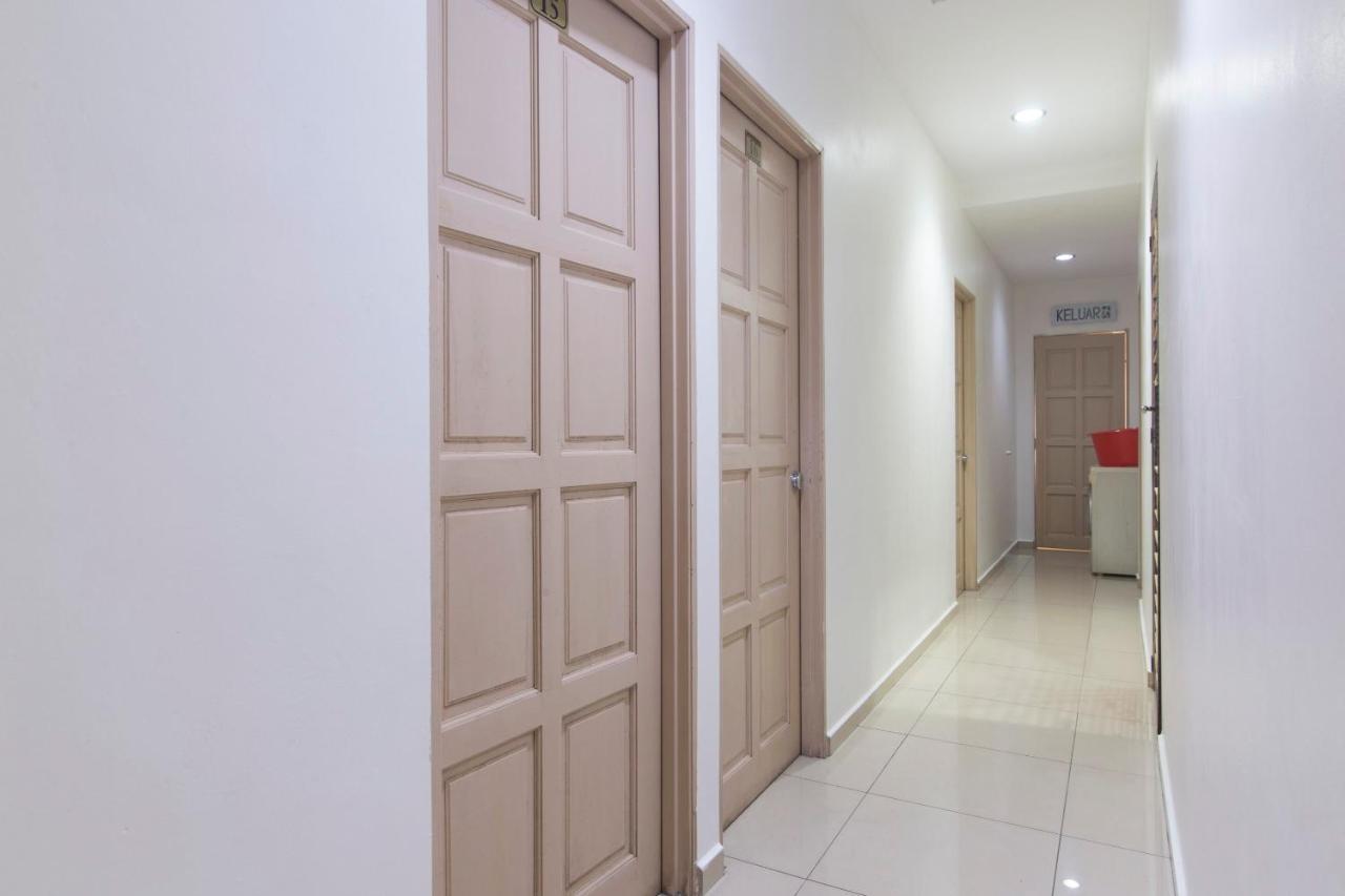 Oyo 44072 Mines Cempaka Hotel Nilai Zewnętrze zdjęcie