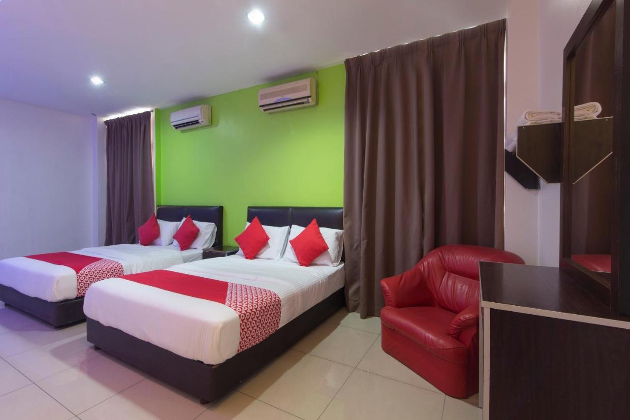 Oyo 44072 Mines Cempaka Hotel Nilai Zewnętrze zdjęcie