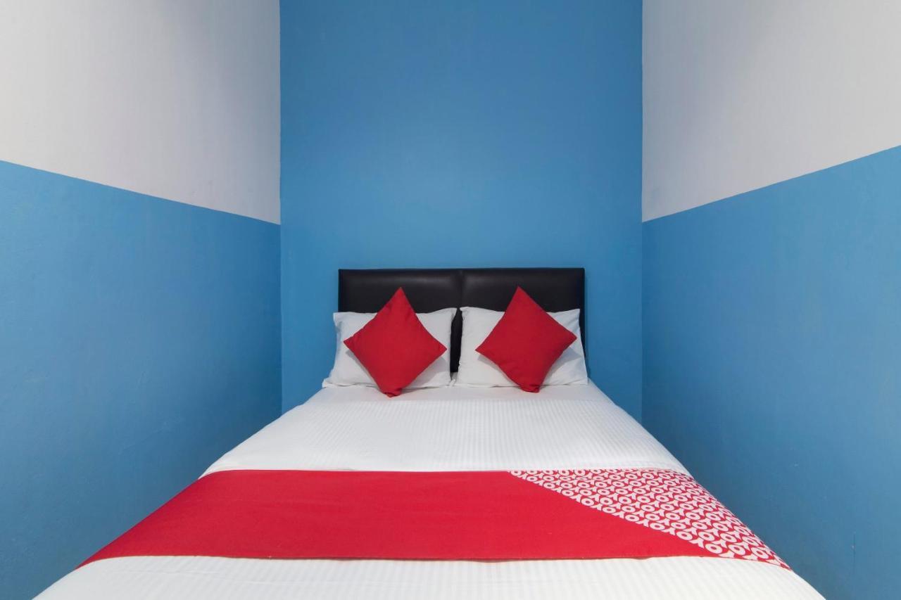 Oyo 44072 Mines Cempaka Hotel Nilai Zewnętrze zdjęcie