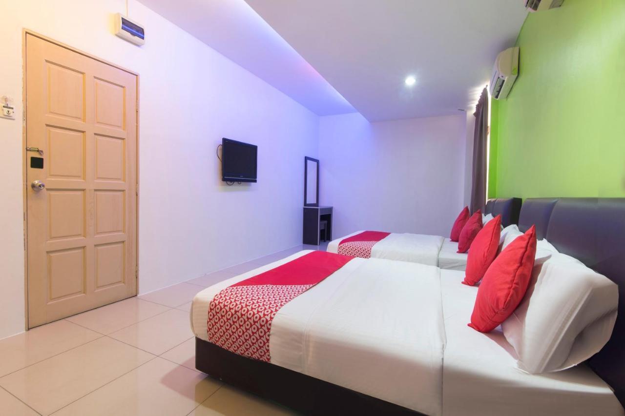 Oyo 44072 Mines Cempaka Hotel Nilai Zewnętrze zdjęcie