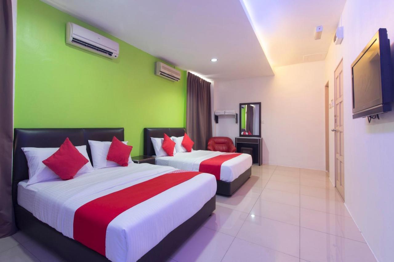 Oyo 44072 Mines Cempaka Hotel Nilai Zewnętrze zdjęcie