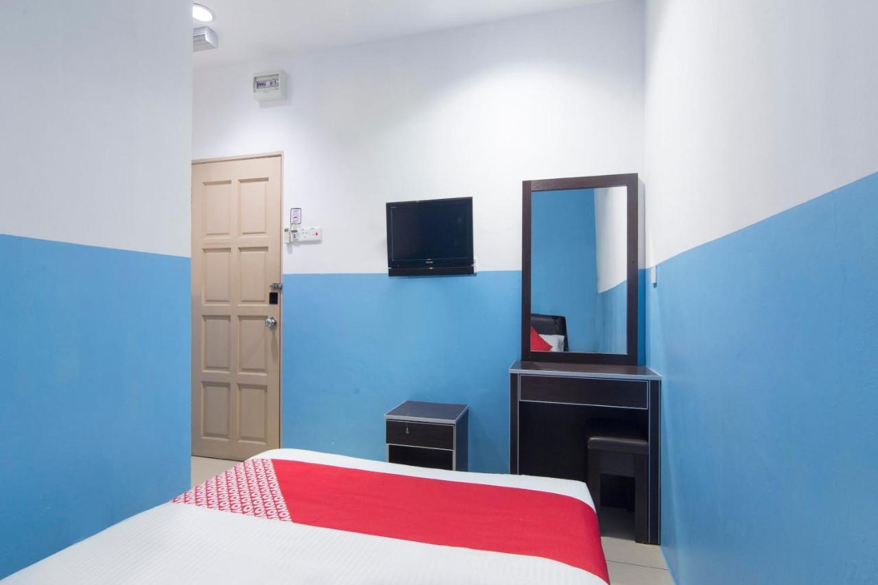 Oyo 44072 Mines Cempaka Hotel Nilai Zewnętrze zdjęcie