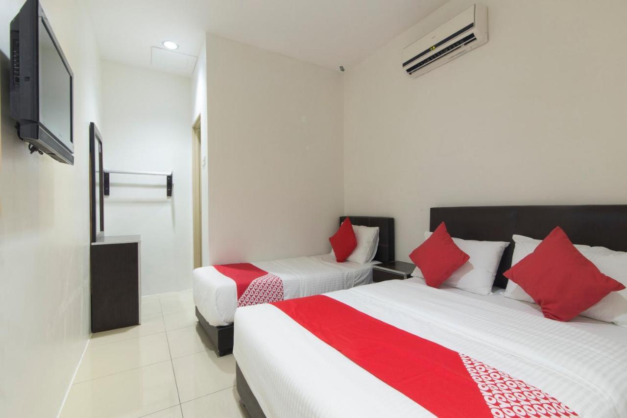 Oyo 44072 Mines Cempaka Hotel Nilai Zewnętrze zdjęcie