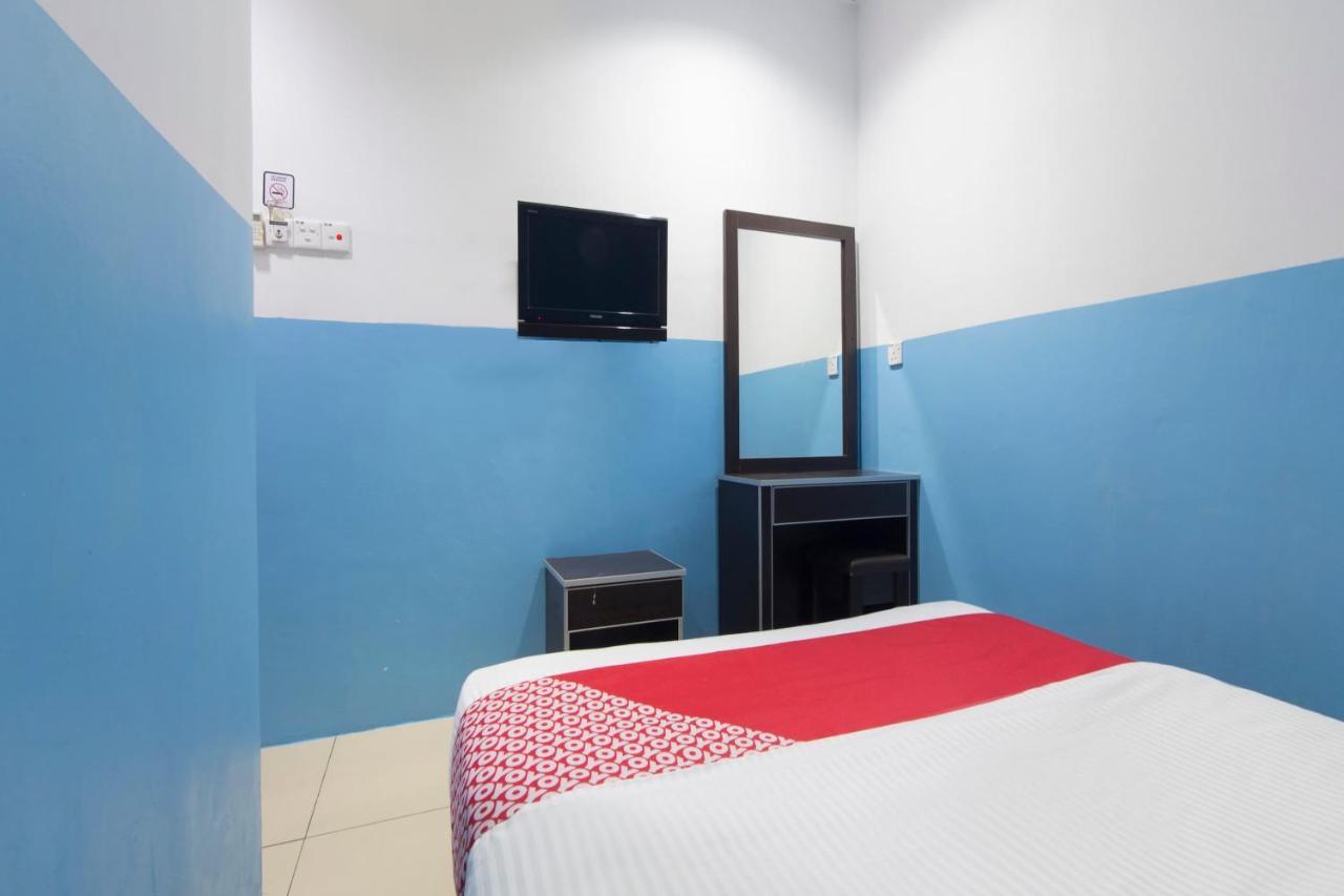 Oyo 44072 Mines Cempaka Hotel Nilai Zewnętrze zdjęcie