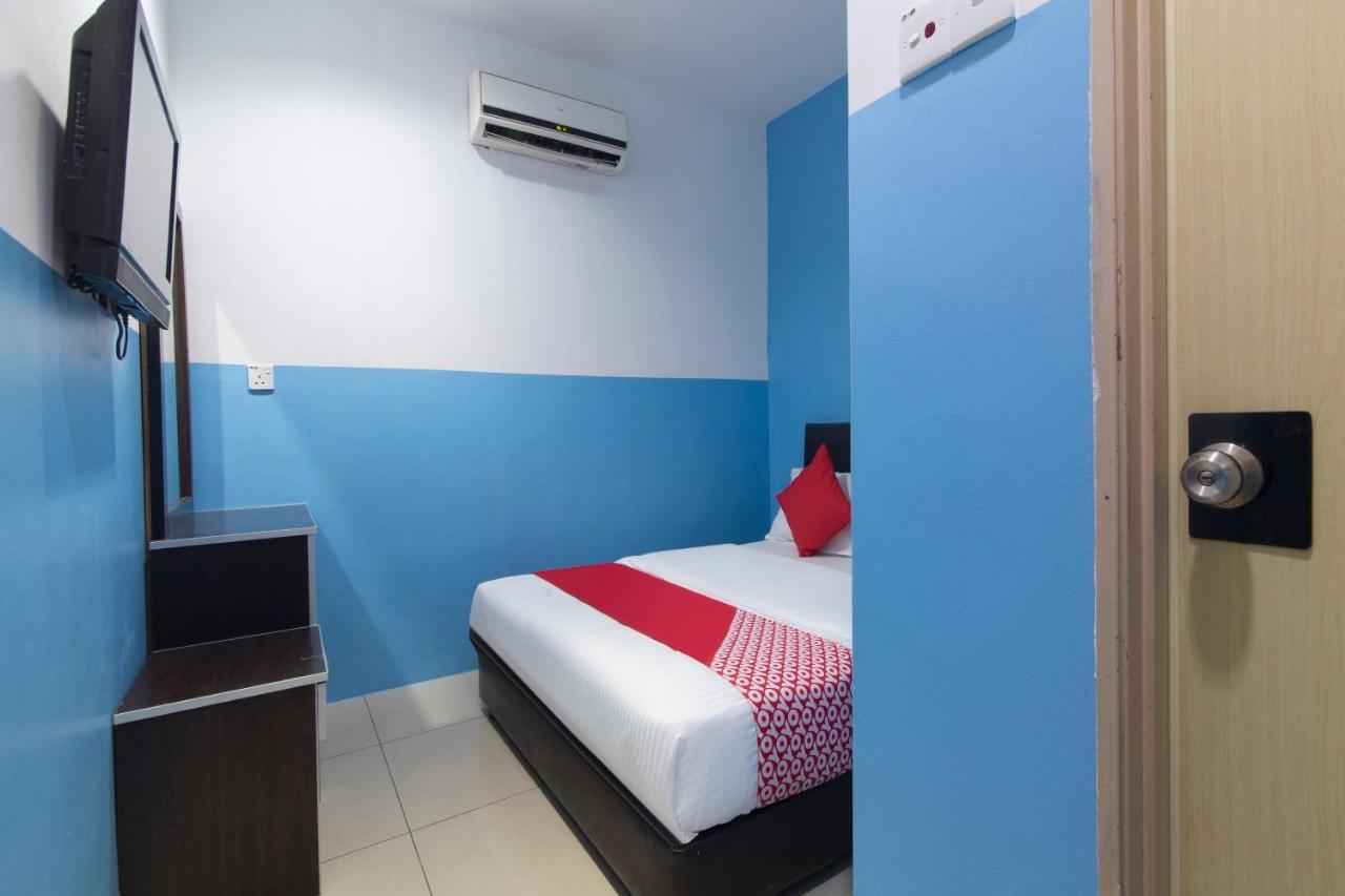 Oyo 44072 Mines Cempaka Hotel Nilai Zewnętrze zdjęcie