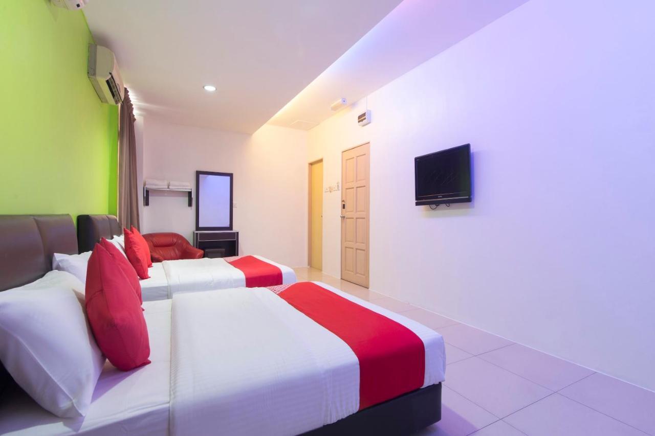 Oyo 44072 Mines Cempaka Hotel Nilai Zewnętrze zdjęcie