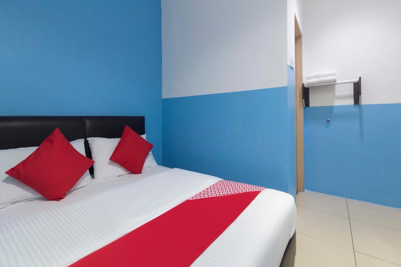 Oyo 44072 Mines Cempaka Hotel Nilai Zewnętrze zdjęcie