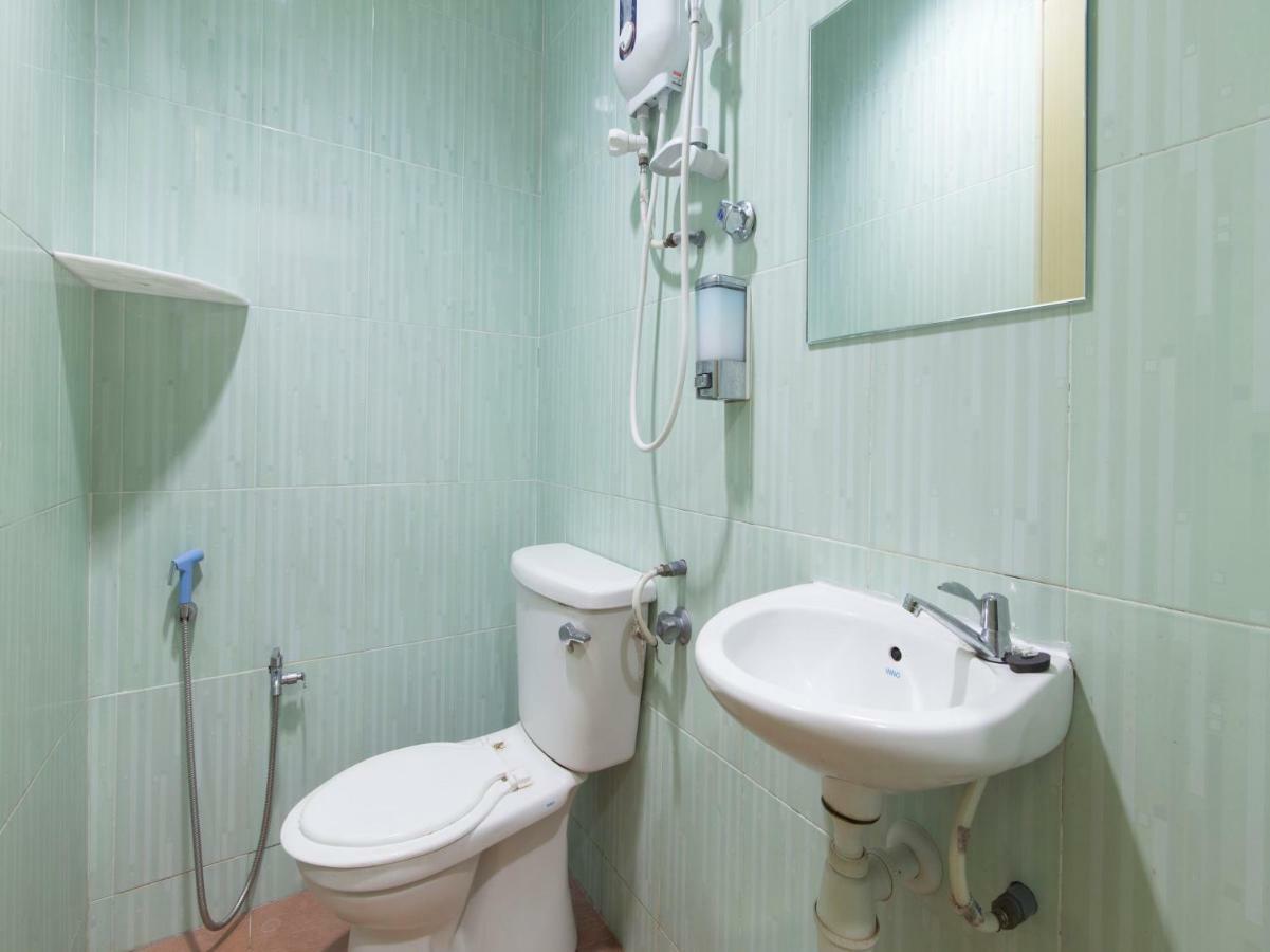 Oyo 44072 Mines Cempaka Hotel Nilai Zewnętrze zdjęcie