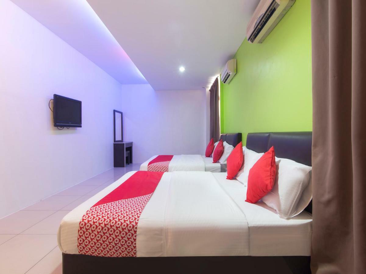Oyo 44072 Mines Cempaka Hotel Nilai Zewnętrze zdjęcie